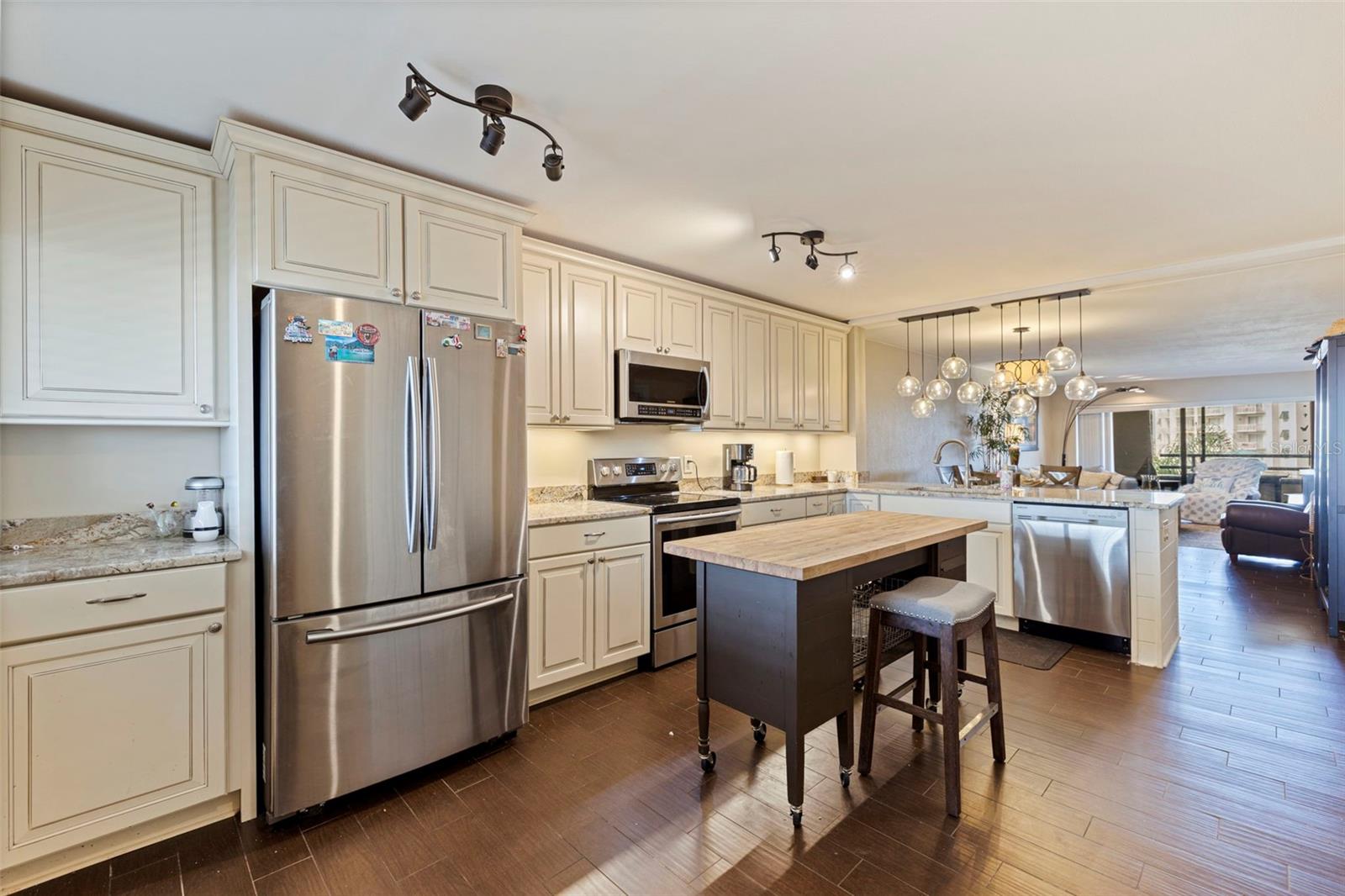 Image 8 of 36 For 106 1st Street E 315