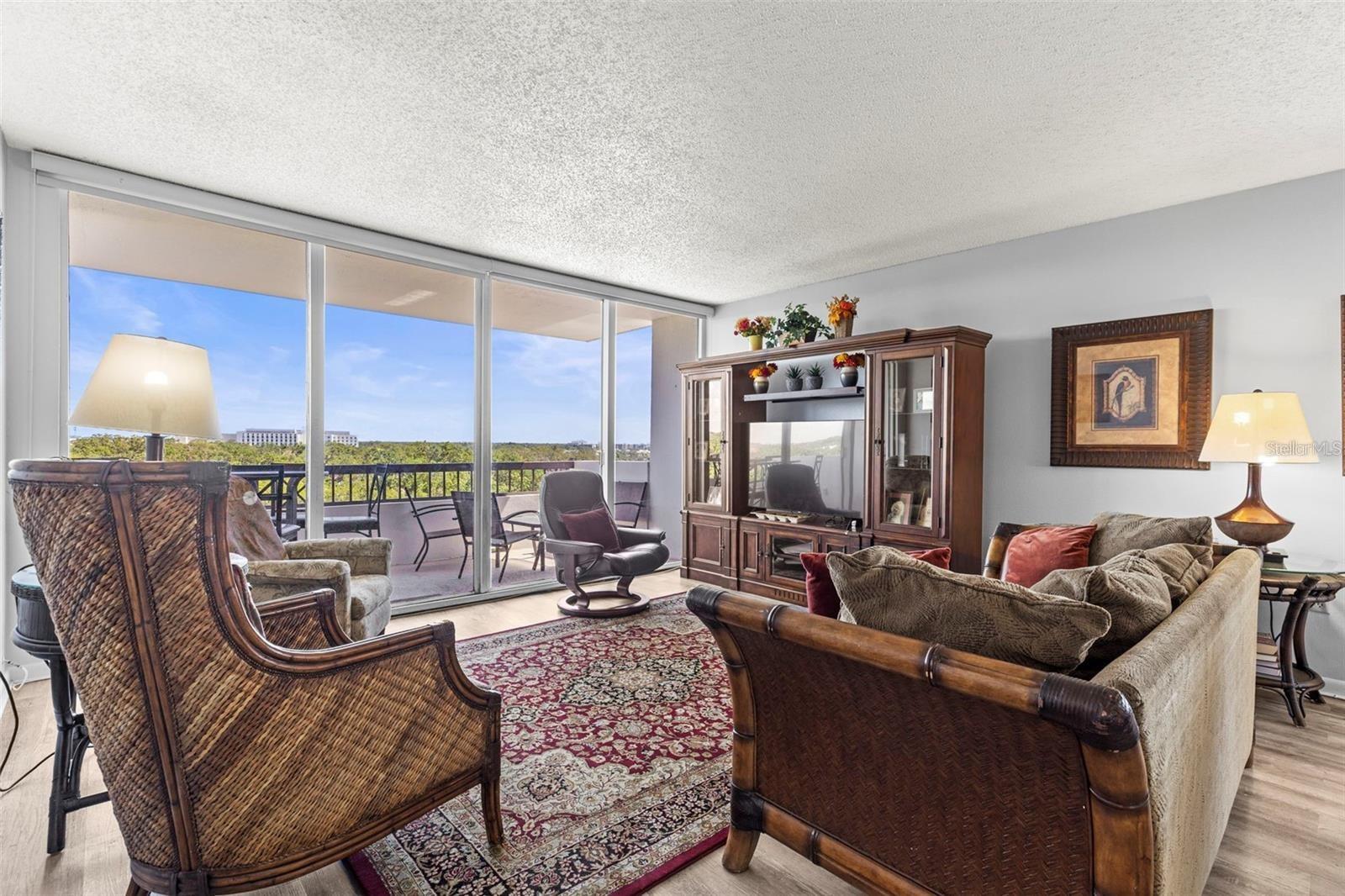 Image 6 of 19 For 30 Turner Street 704