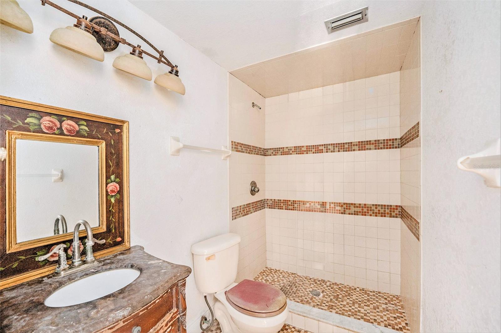 Image 31 of 38 For 5903 Bimini Way N