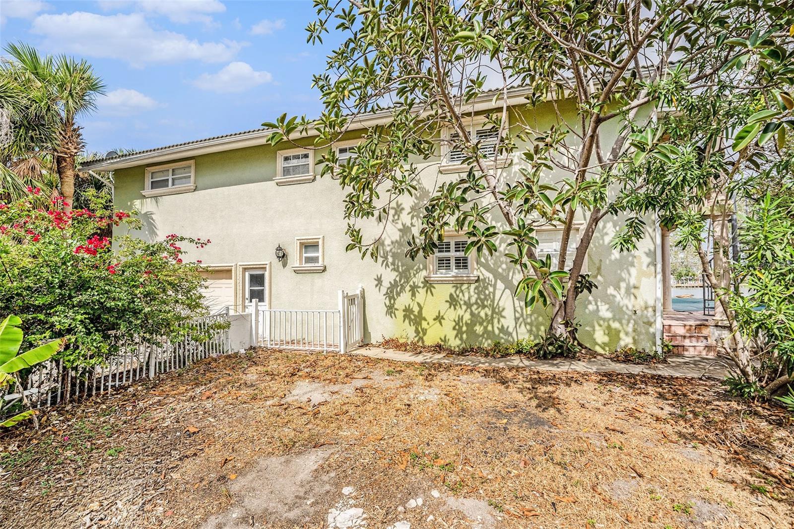 Image 34 of 38 For 5903 Bimini Way N