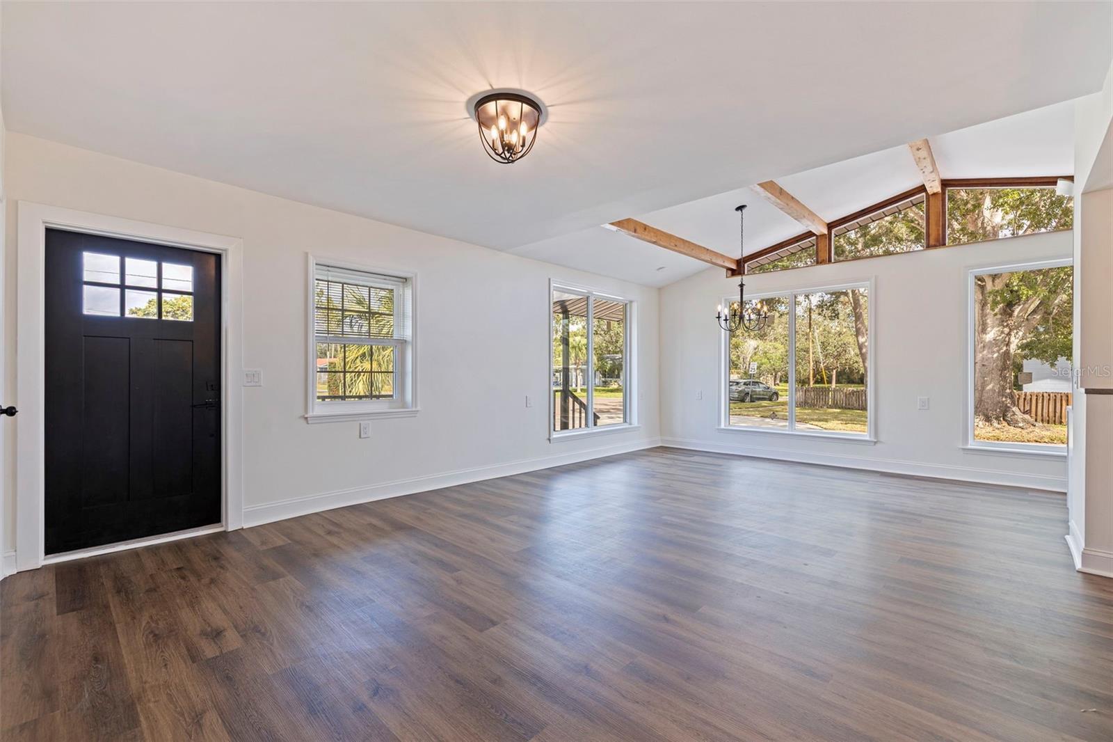 Image 11 of 58 For 100 82nd Avenue N