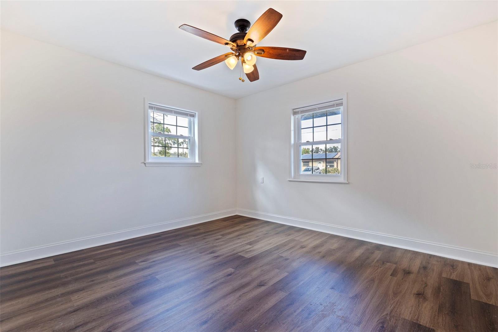 Image 21 of 58 For 100 82nd Avenue N