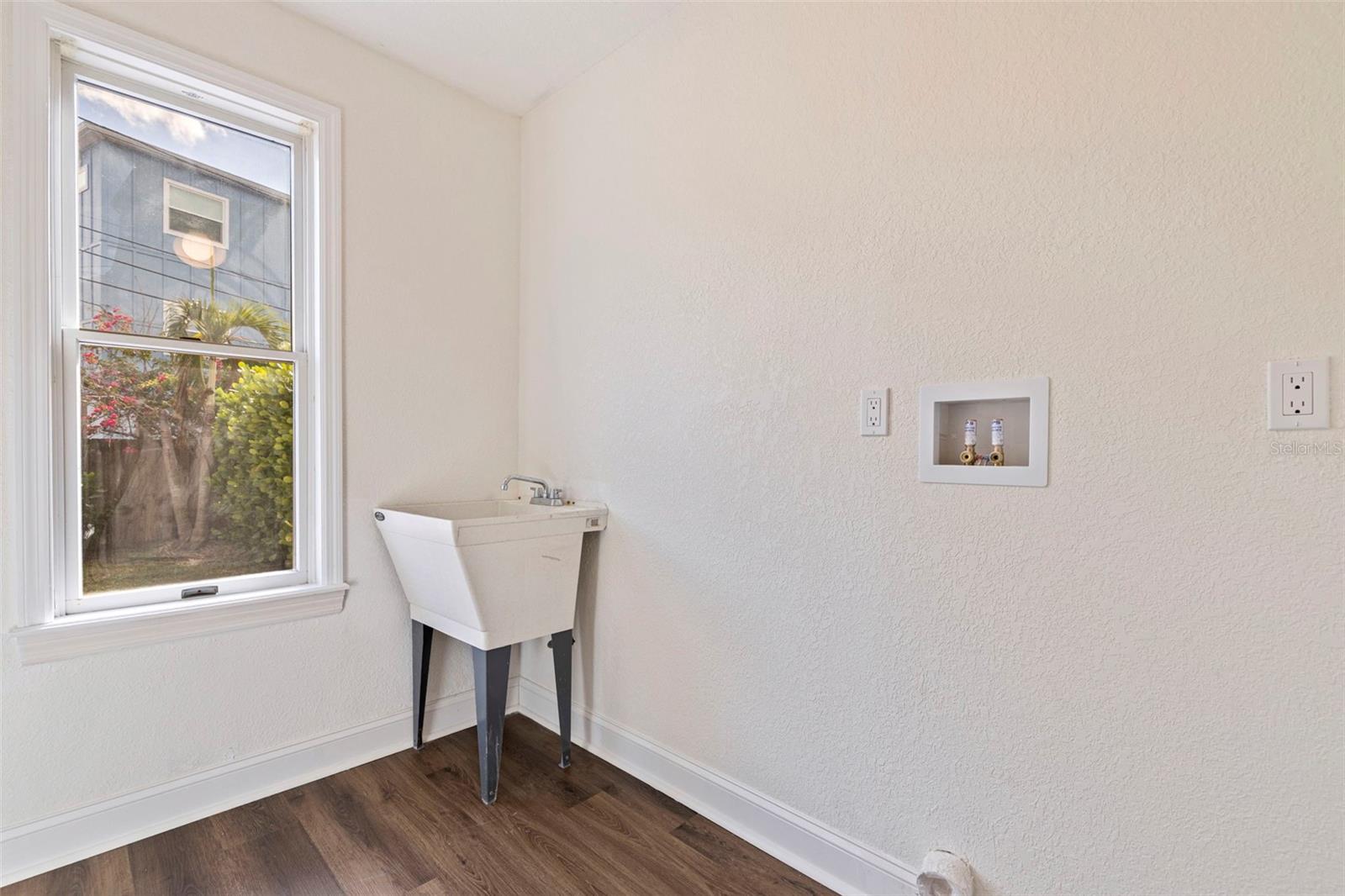 Image 33 of 58 For 100 82nd Avenue N