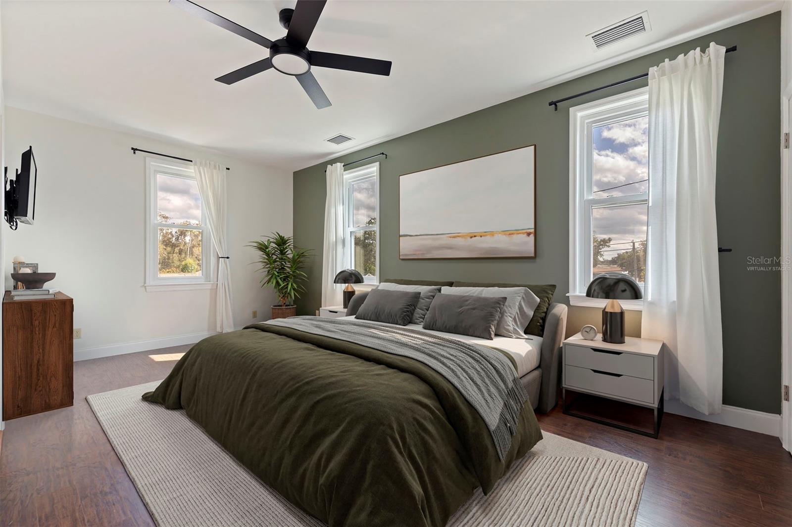 Image 36 of 58 For 100 82nd Avenue N