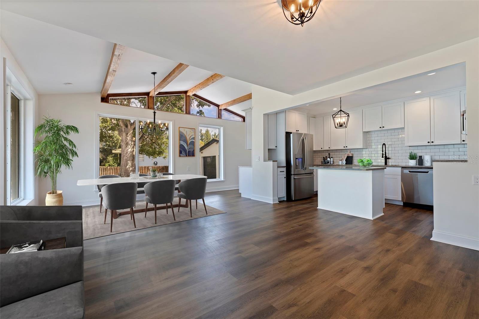 Image 7 of 58 For 100 82nd Avenue N