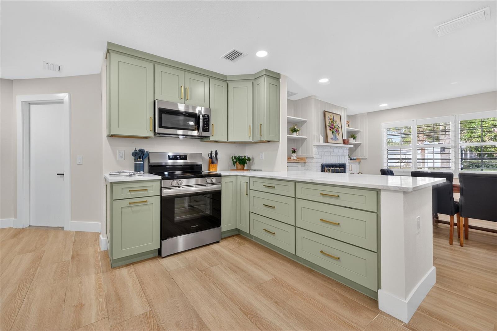 Image 13 of 42 For 336 87th Avenue Ne