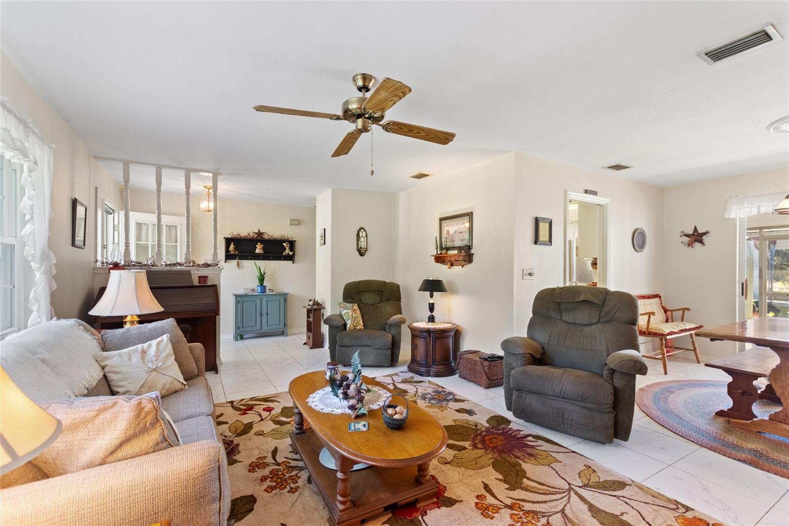 Image 12 of 84 For 2041 Allamanda Drive