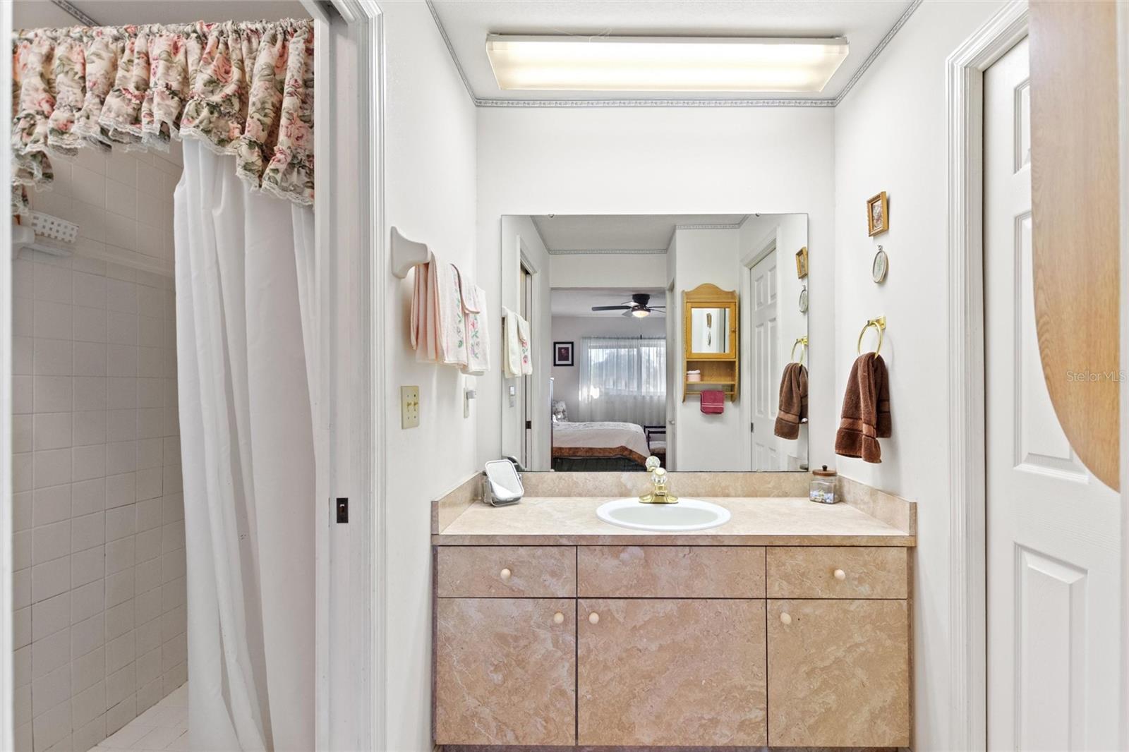 Image 19 of 84 For 2041 Allamanda Drive