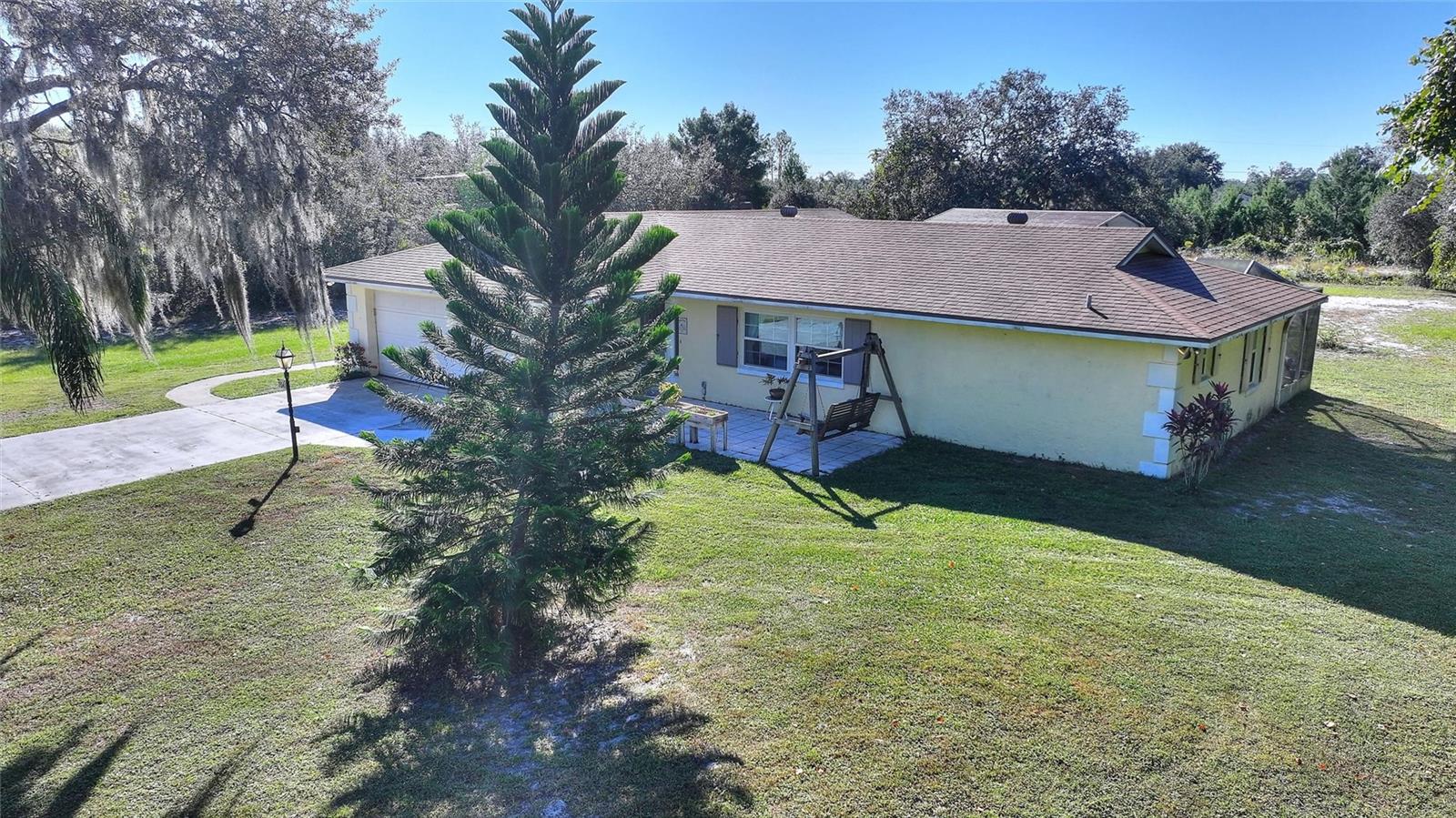 Image 36 of 84 For 2041 Allamanda Drive