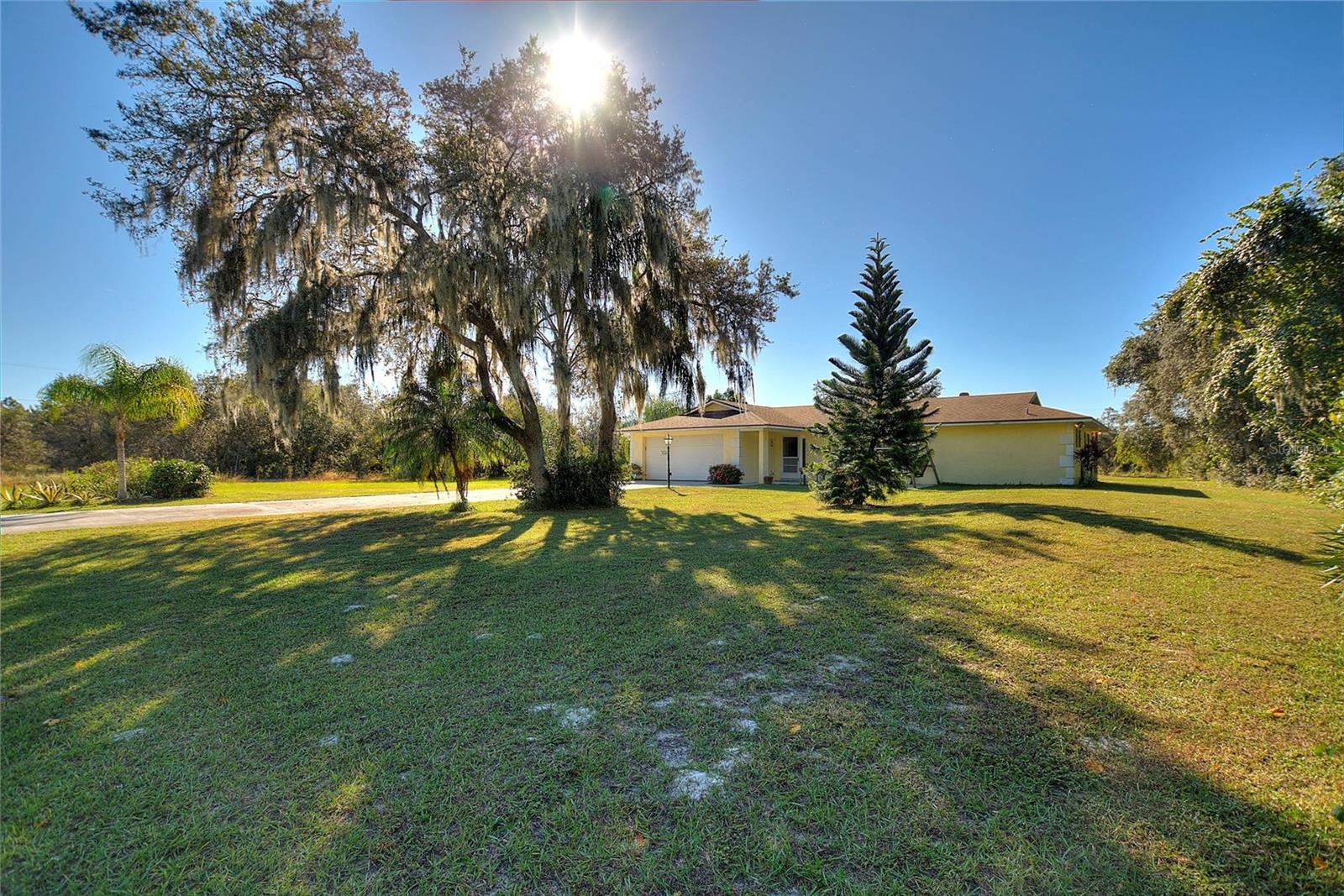 Image 43 of 84 For 2041 Allamanda Drive