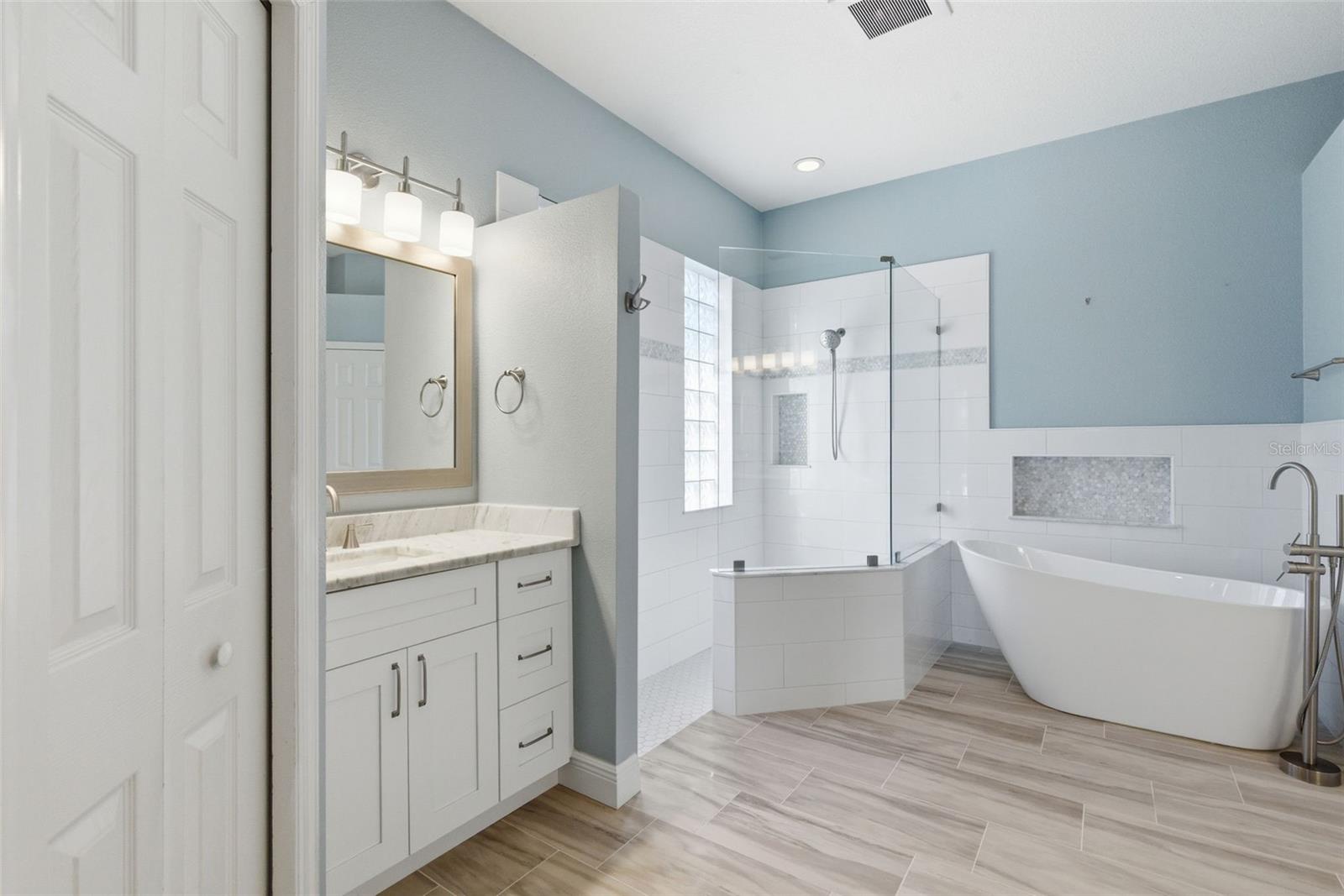 Image 19 of 27 For 19607 Intrigue Way