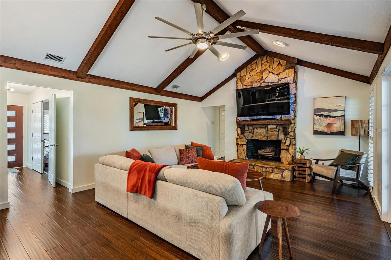 Image 11 of 46 For 2516 Laurelwood Lane