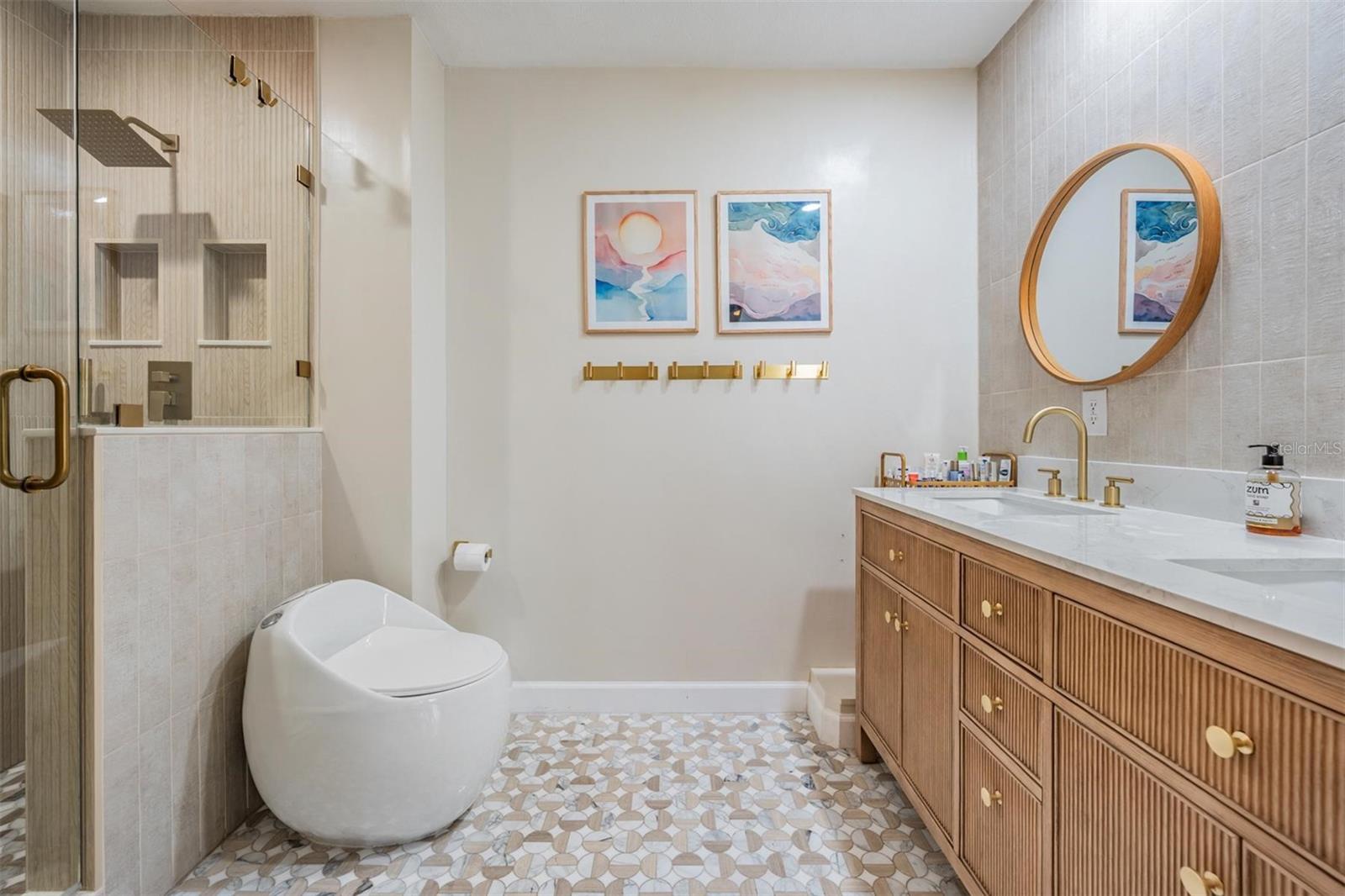 Image 21 of 46 For 2516 Laurelwood Lane