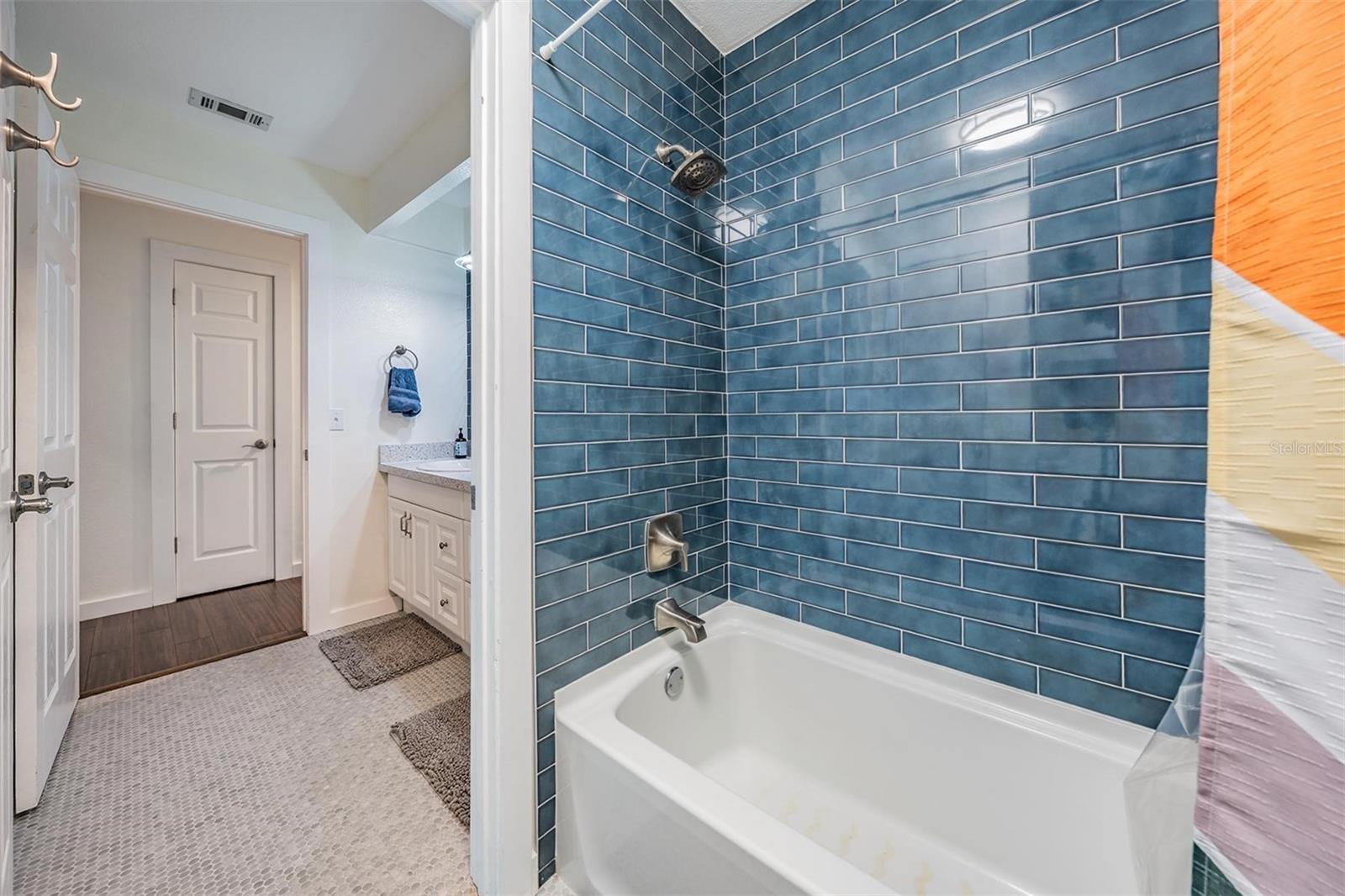 Image 28 of 46 For 2516 Laurelwood Lane