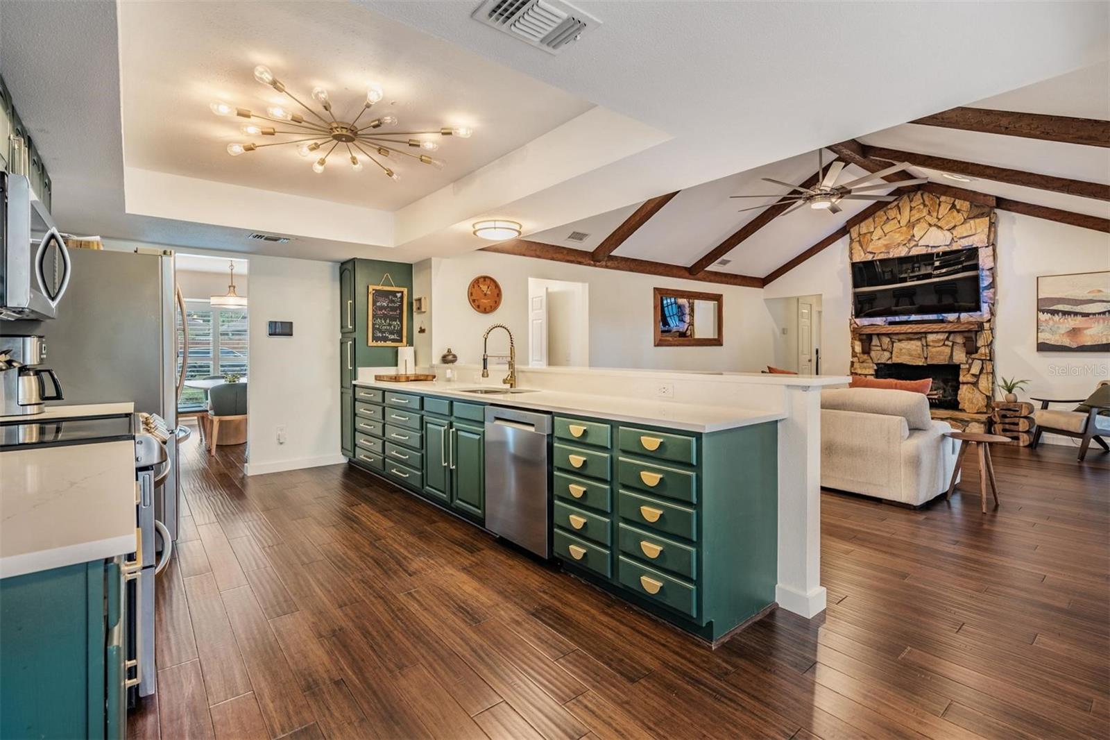 Image 5 of 46 For 2516 Laurelwood Lane