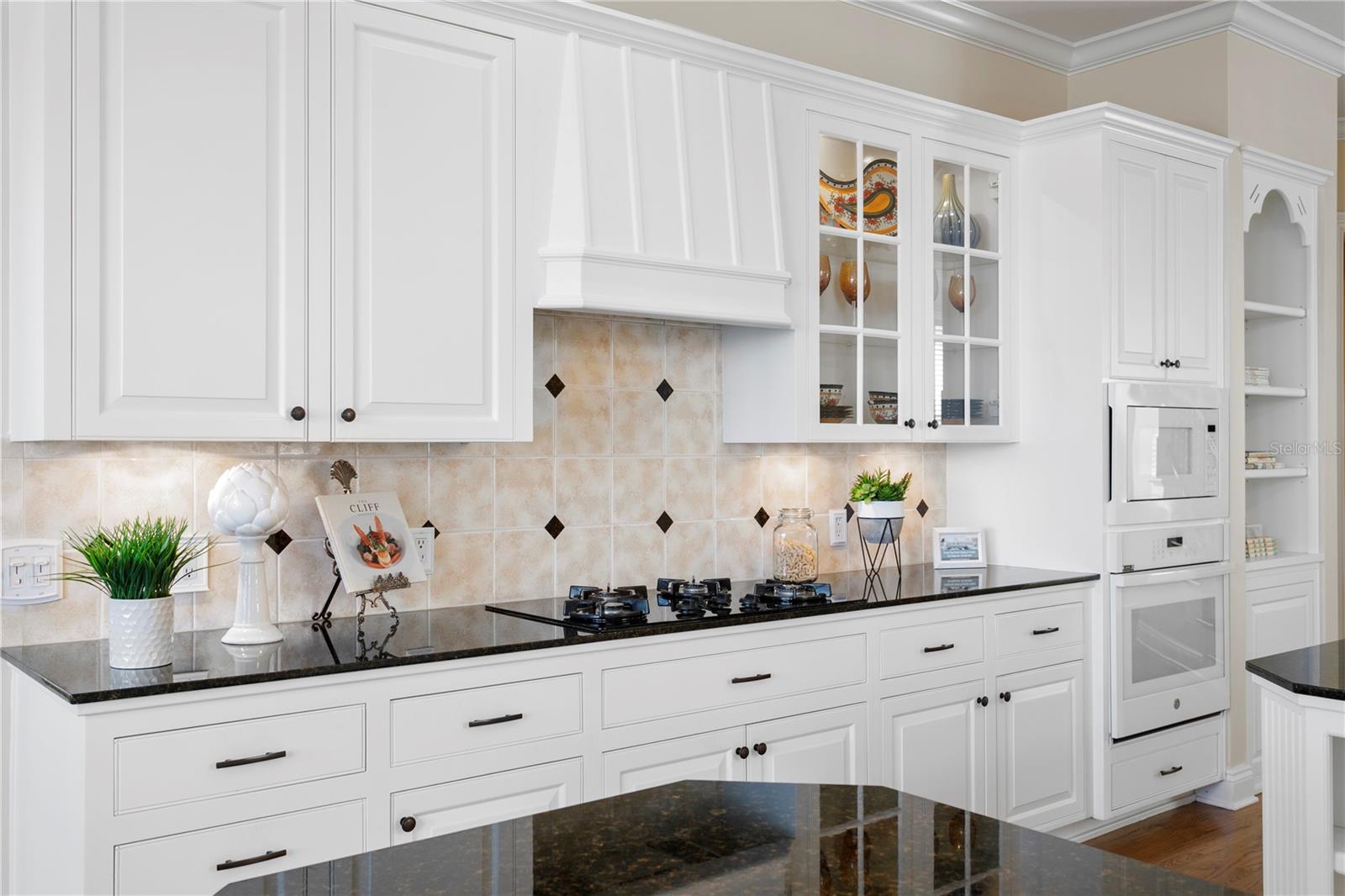 Image 27 of 79 For 11710 Armenia Avenue