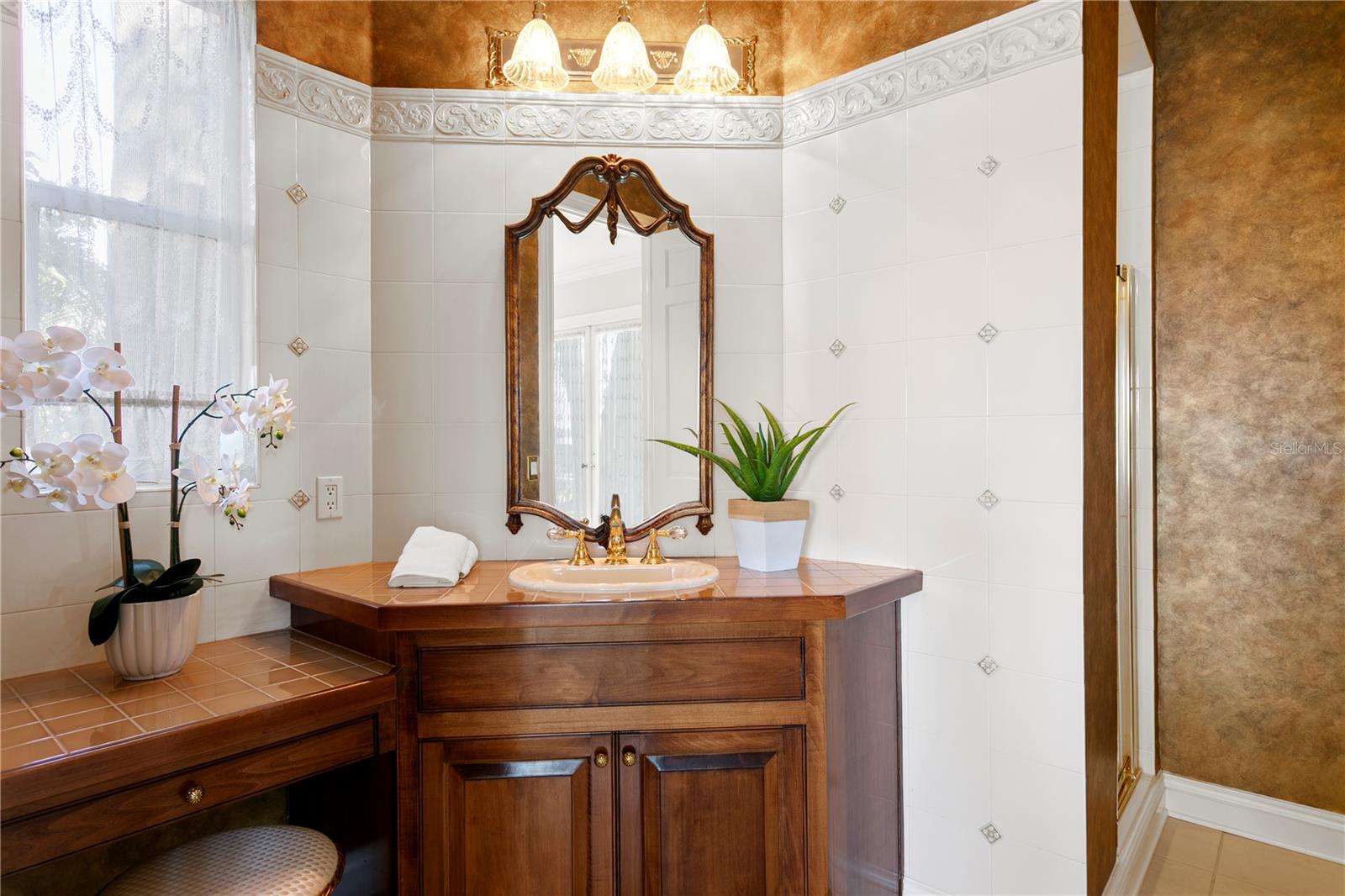 Image 36 of 79 For 11710 Armenia Avenue