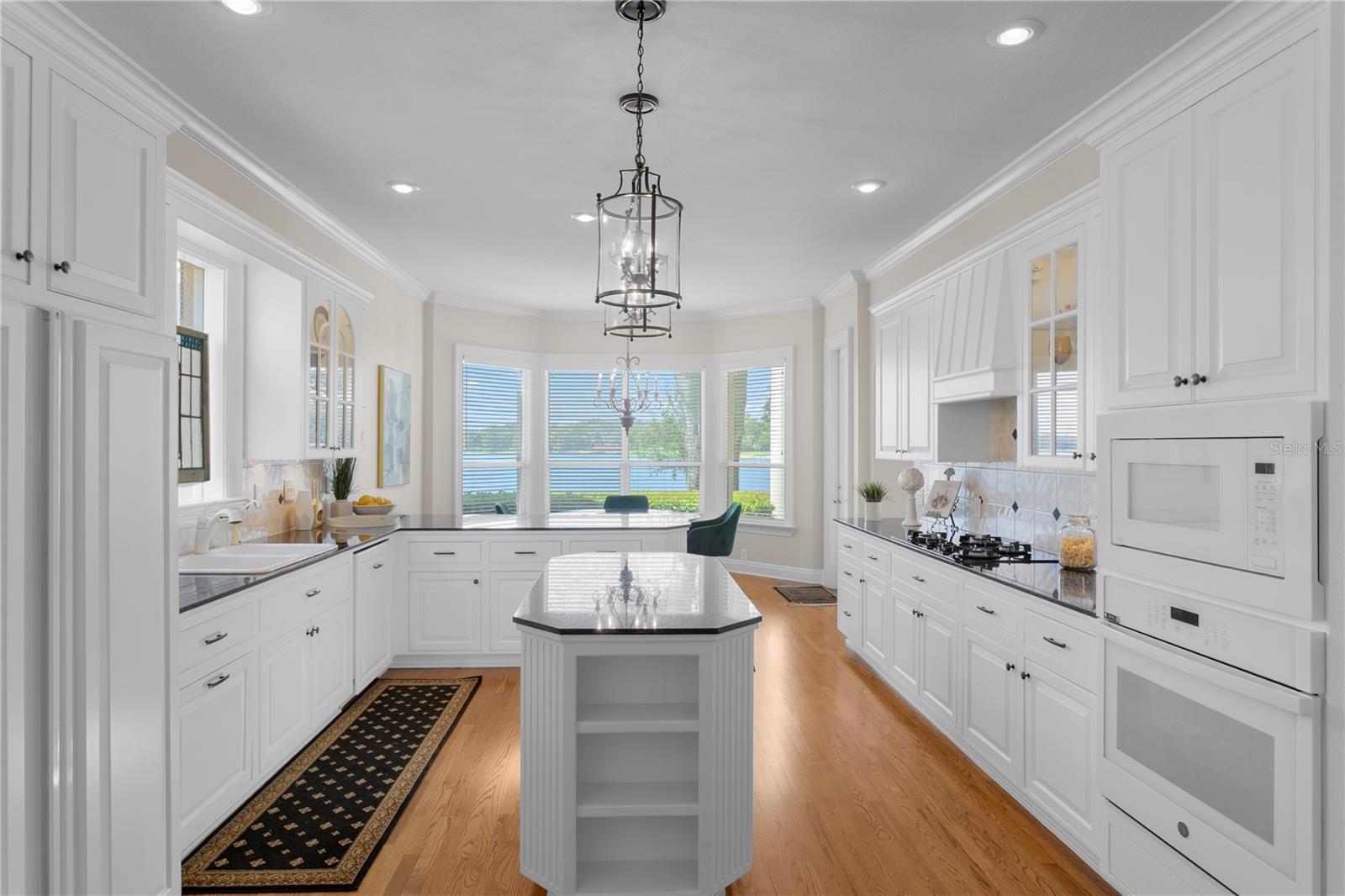 Image 5 of 79 For 11710 Armenia Avenue