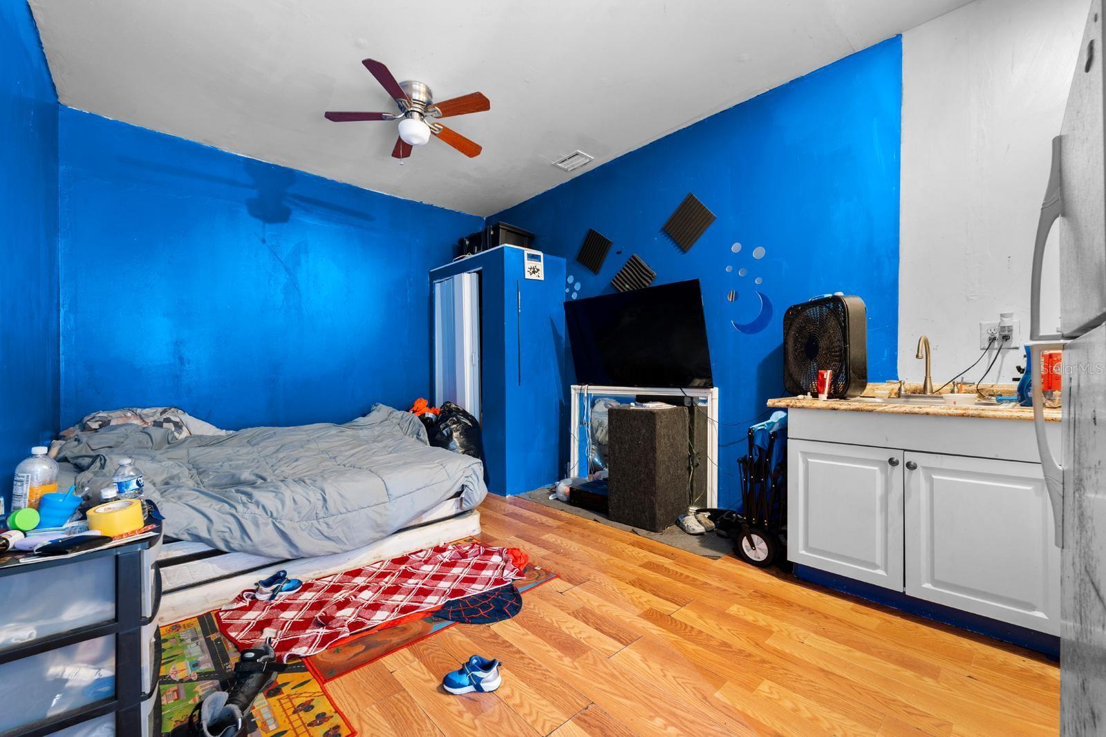 Image 10 of 22 For 4700 Mineola Street