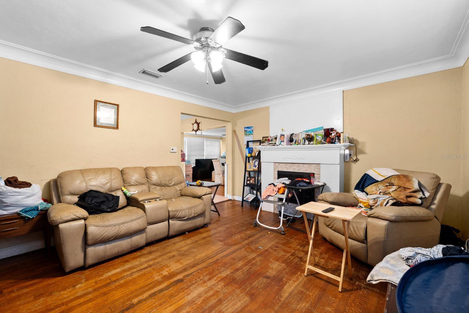 Image 4 of 22 For 4700 Mineola Street