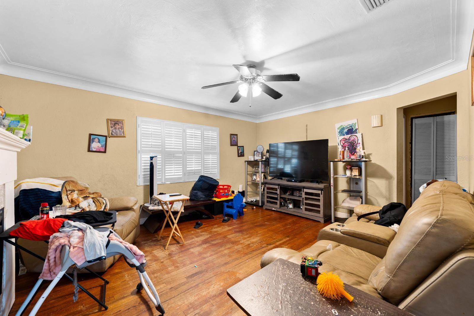 Image 5 of 22 For 4700 Mineola Street