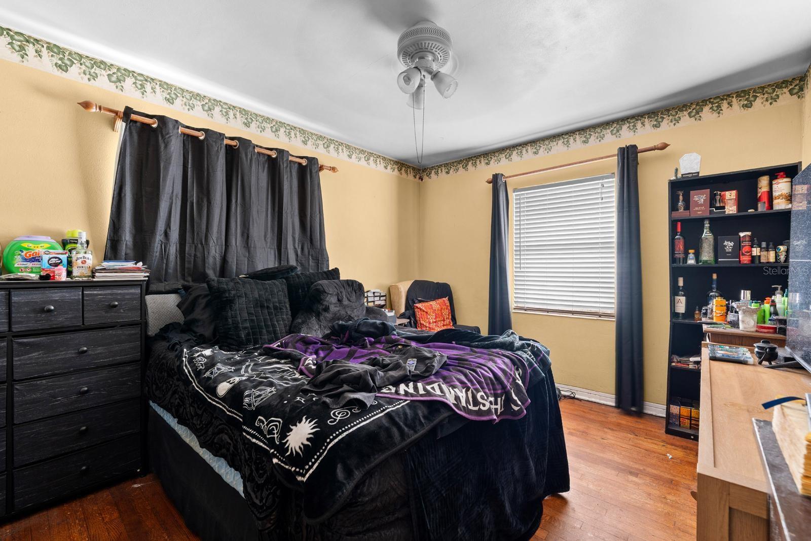 Image 9 of 22 For 4700 Mineola Street