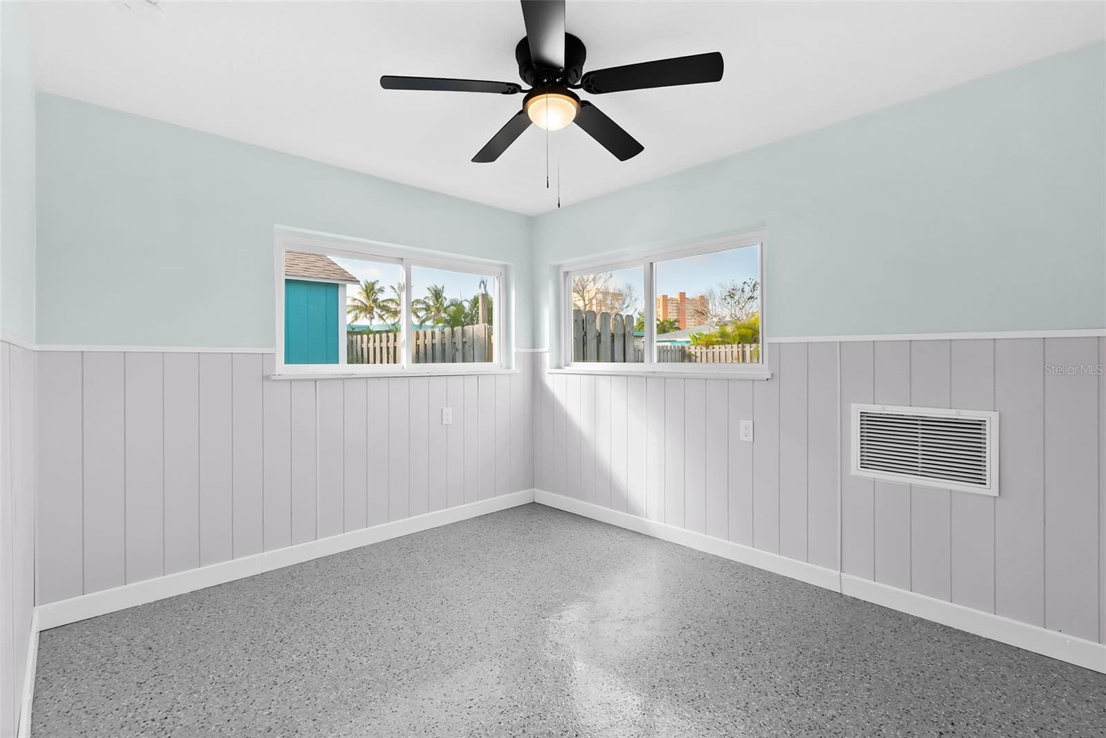 Image 20 of 44 For 675 182nd Avenue E