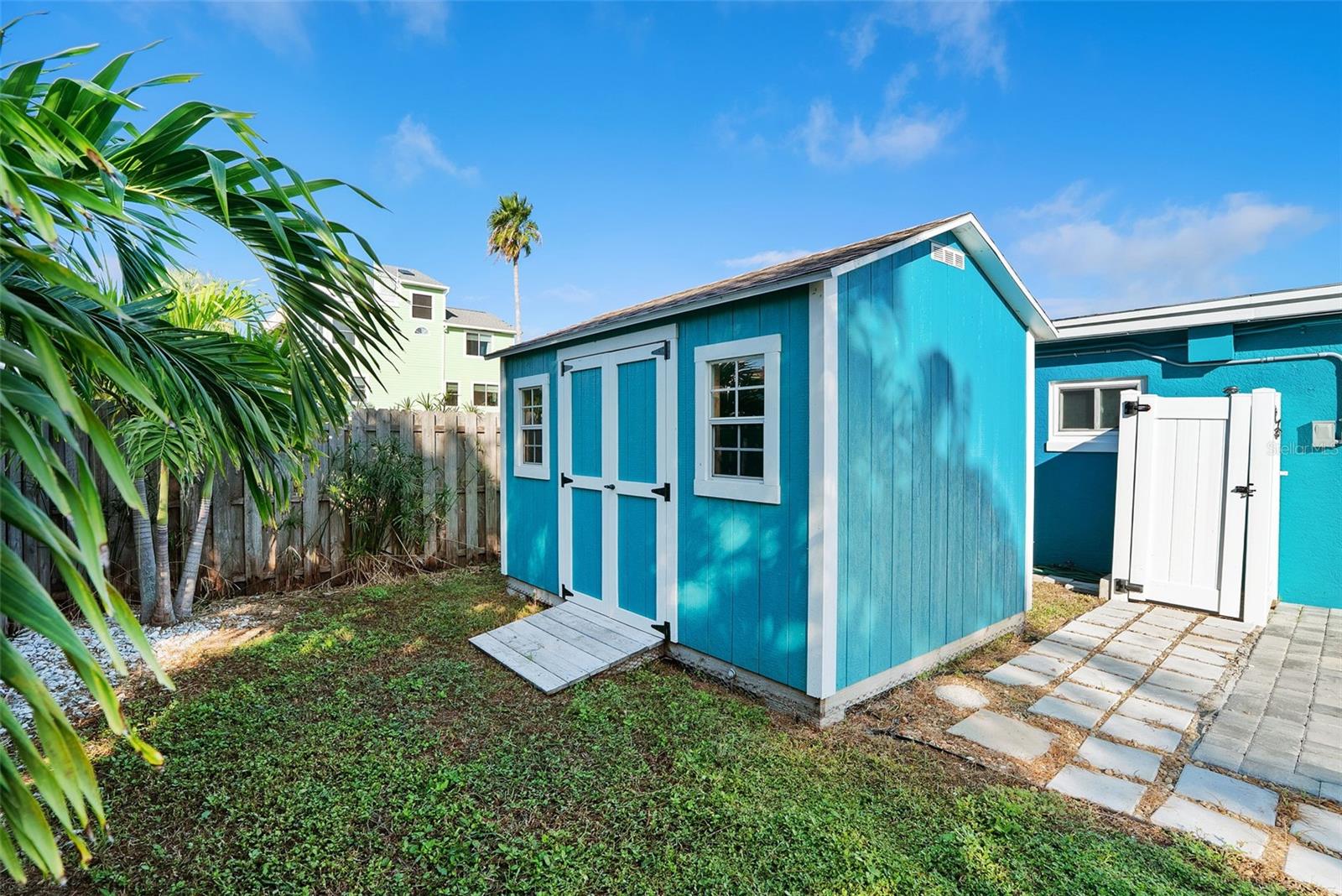 Image 38 of 44 For 675 182nd Avenue E