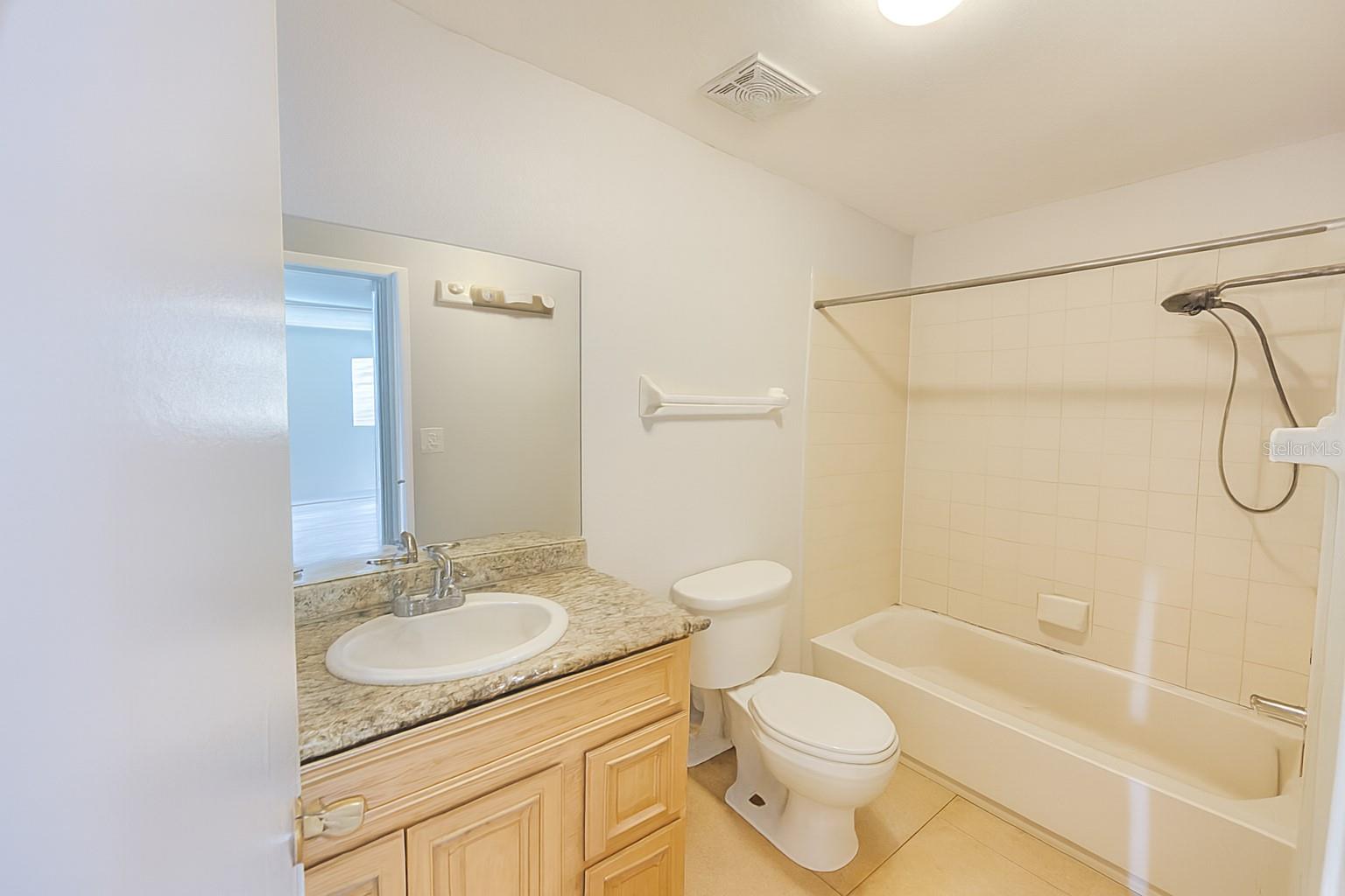 Image 16 of 19 For 200 Country Club Dr  1302