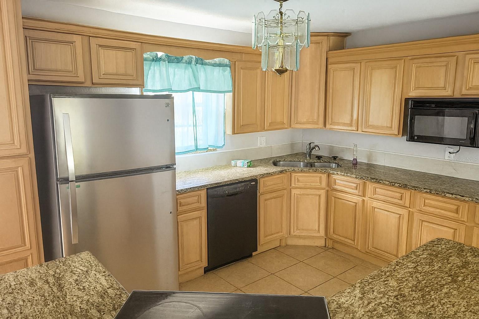 Image 5 of 14 For 200 Country Club Dr  1302