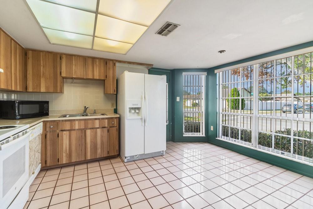 Image 3 of 21 For 11436 Fox Run