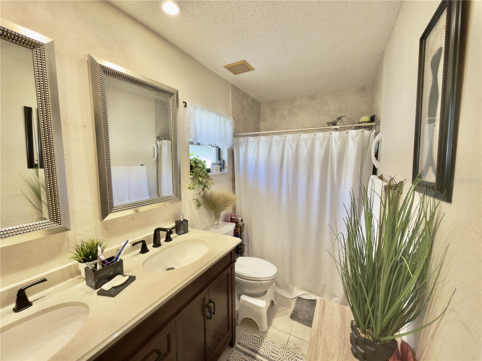 Image 21 of 50 For 1406 Sandalwood Drive