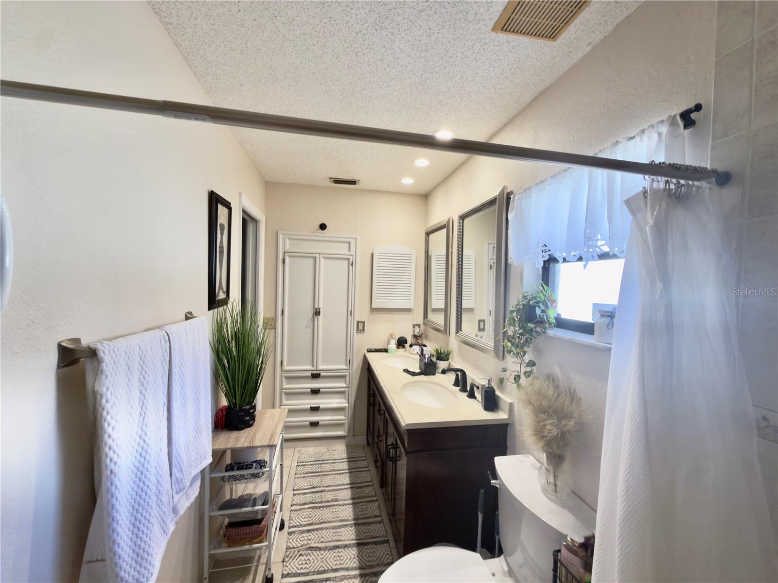 Image 22 of 50 For 1406 Sandalwood Drive