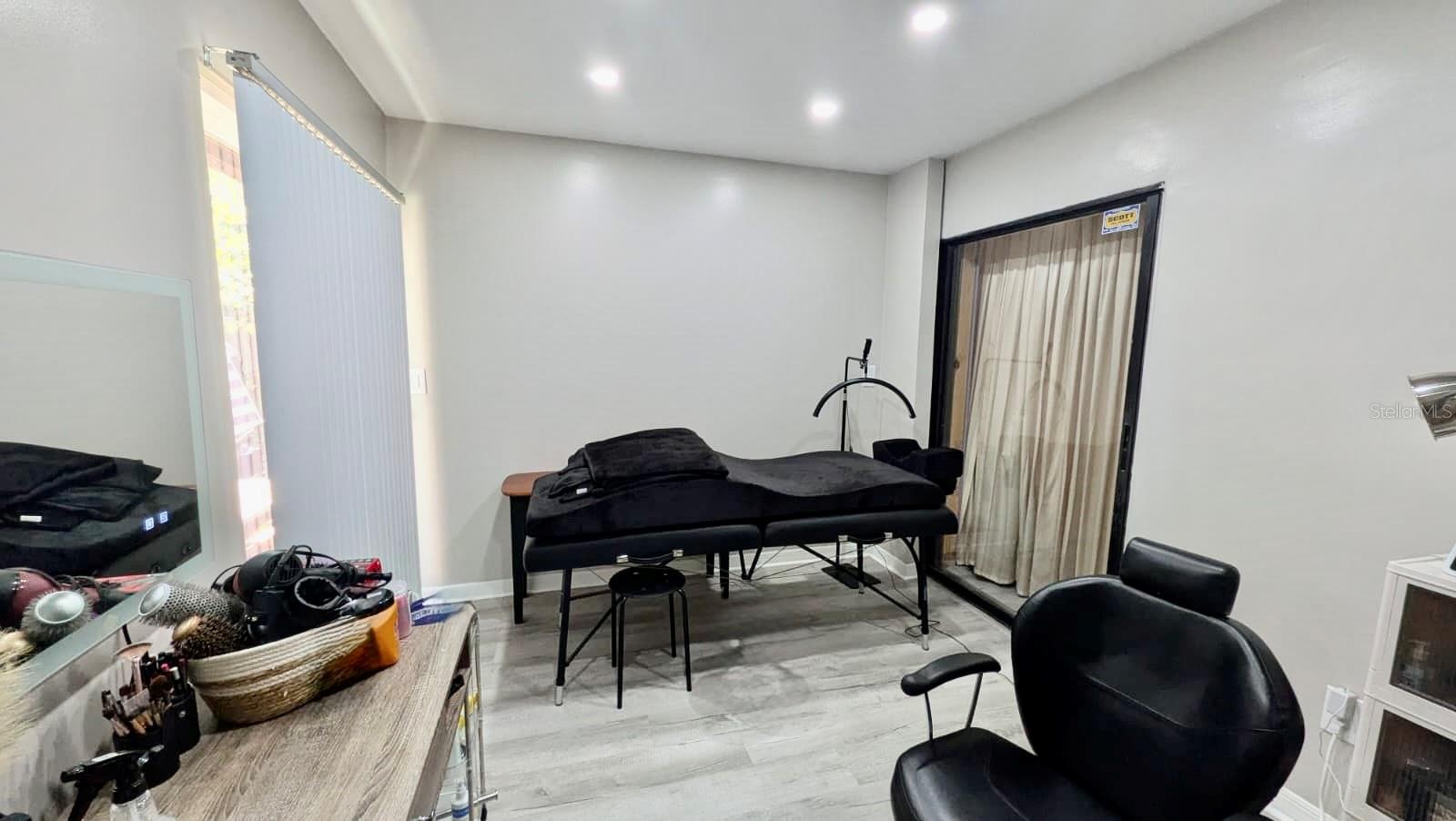 Image 23 of 50 For 1406 Sandalwood Drive