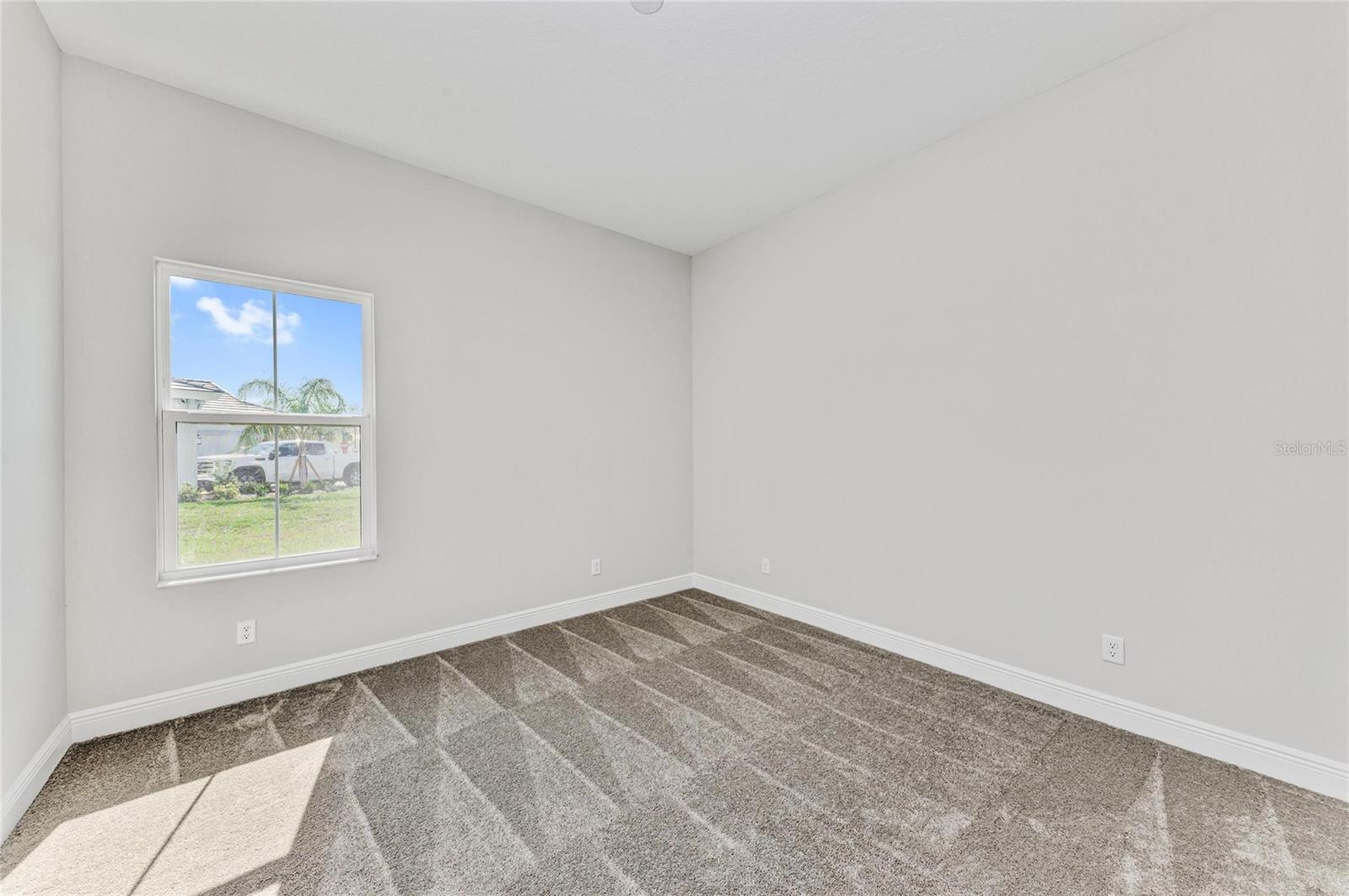 Image 16 of 39 For 17530 Glistening Drive