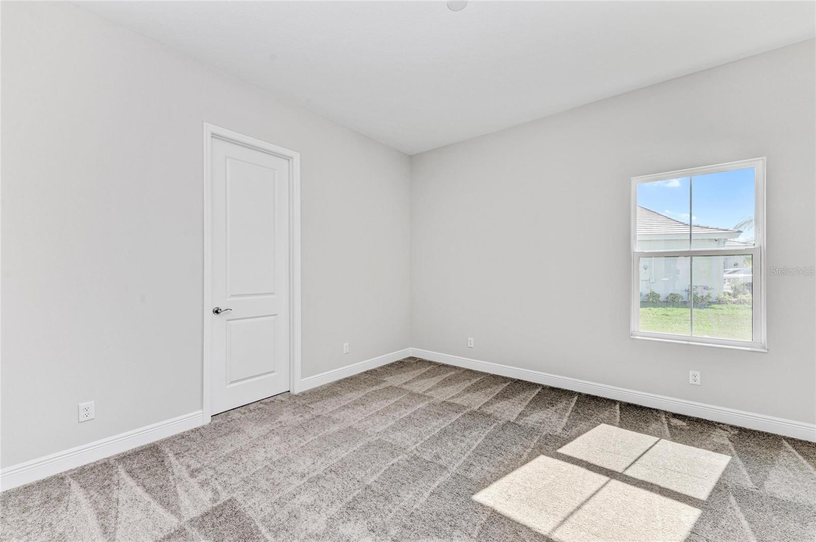 Image 19 of 39 For 17530 Glistening Drive