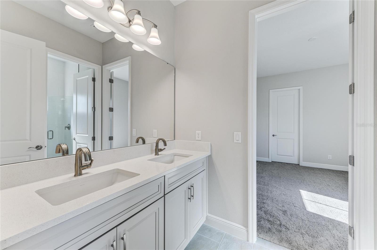 Image 21 of 39 For 17530 Glistening Drive