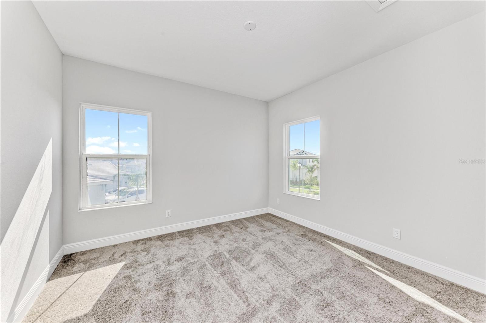 Image 22 of 39 For 17530 Glistening Drive