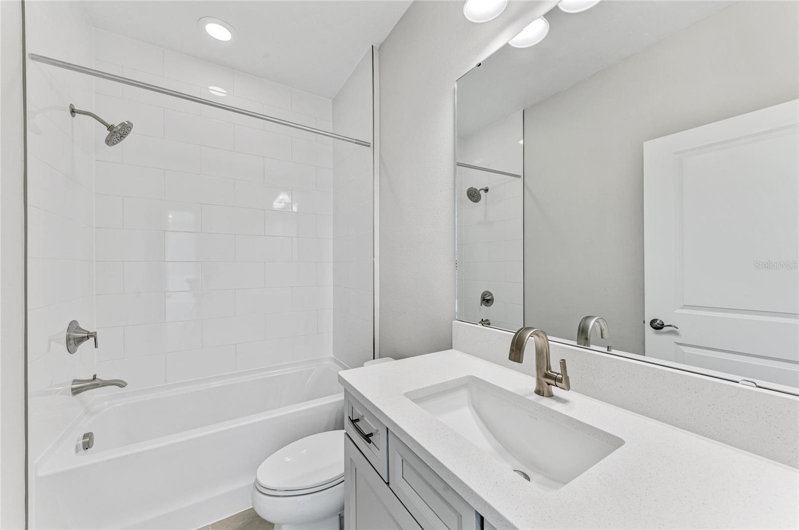 Image 24 of 39 For 17530 Glistening Drive