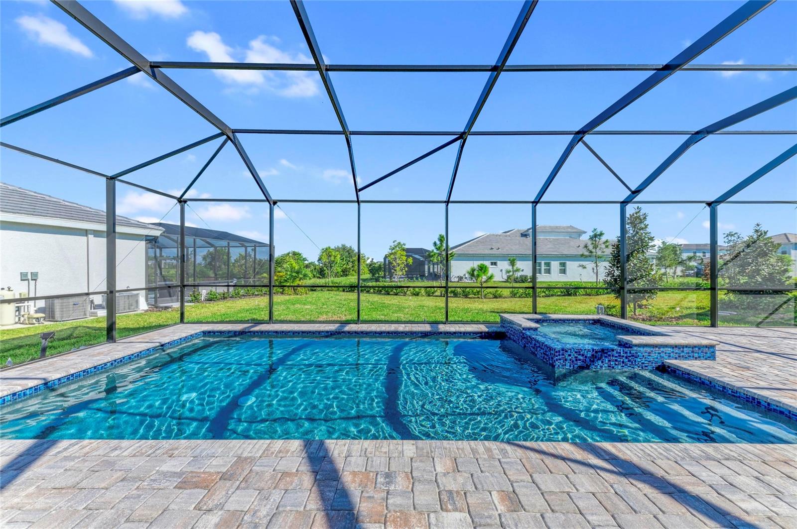 Image 30 of 39 For 17530 Glistening Drive