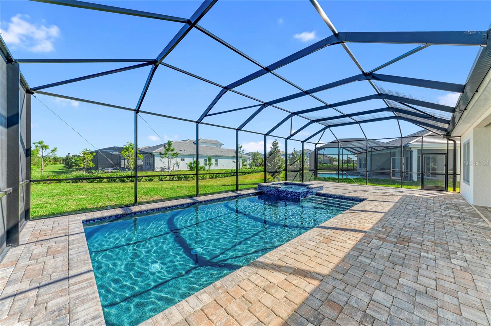 Image 31 of 39 For 17530 Glistening Drive