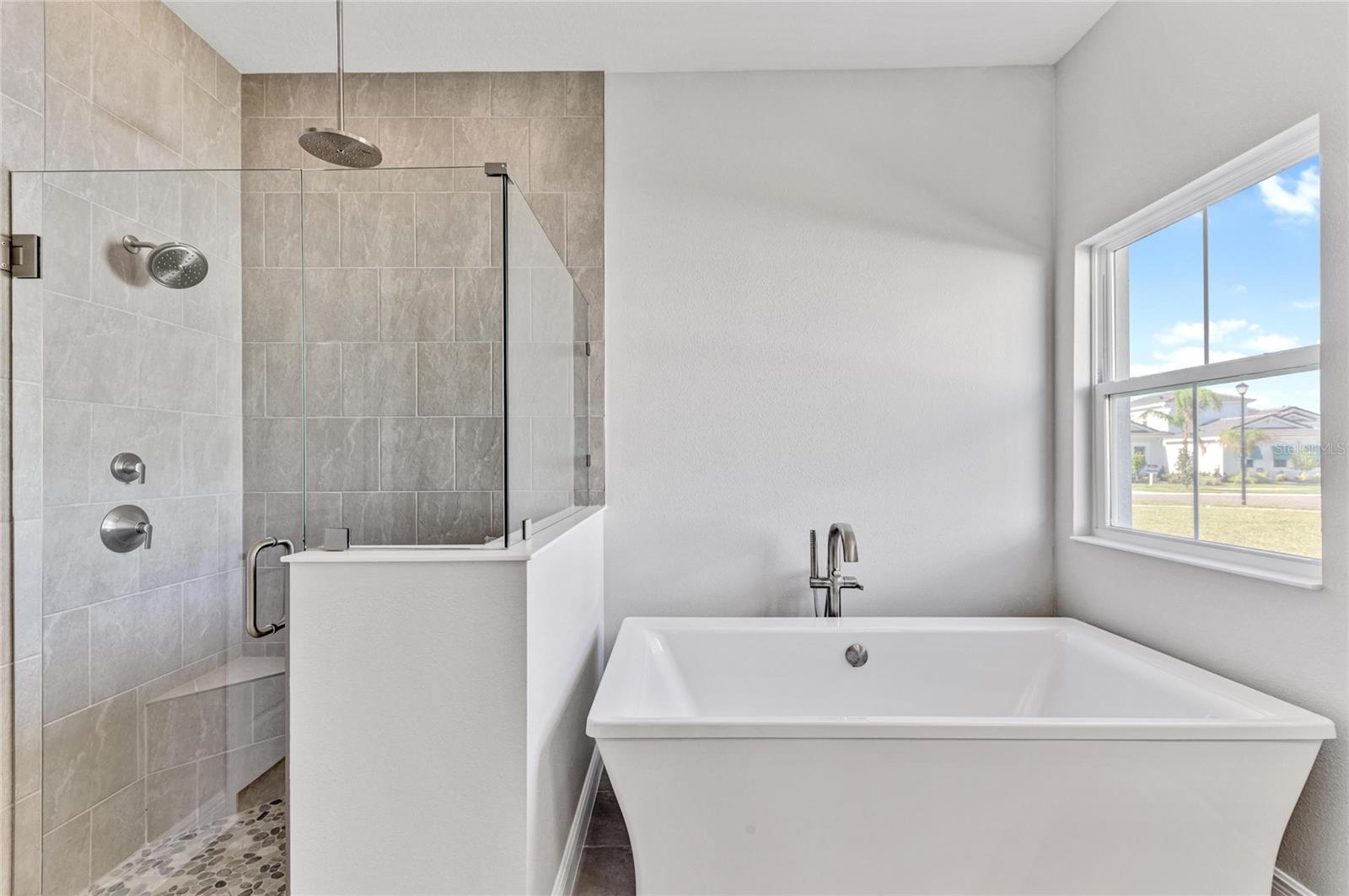 Image 7 of 39 For 17530 Glistening Drive