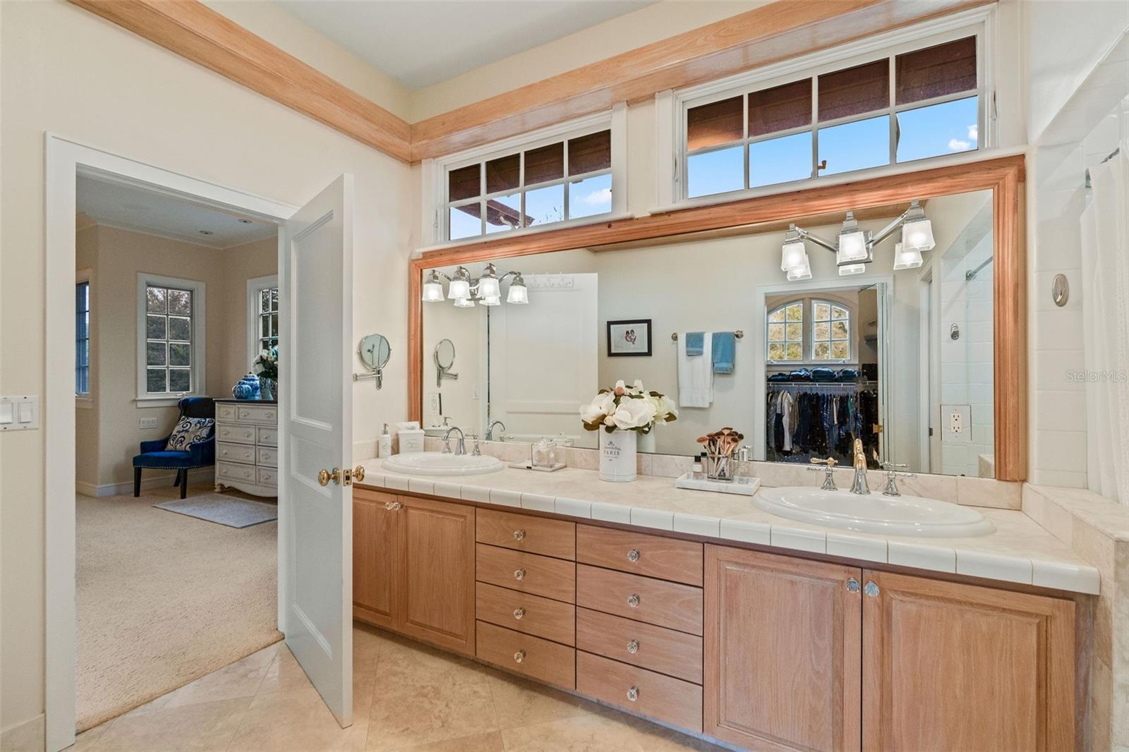 Image 12 of 49 For 1557 Maple Street