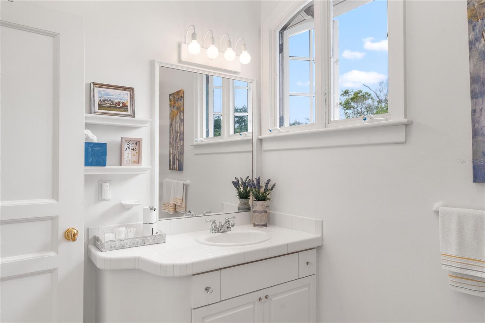 Image 20 of 49 For 1557 Maple Street