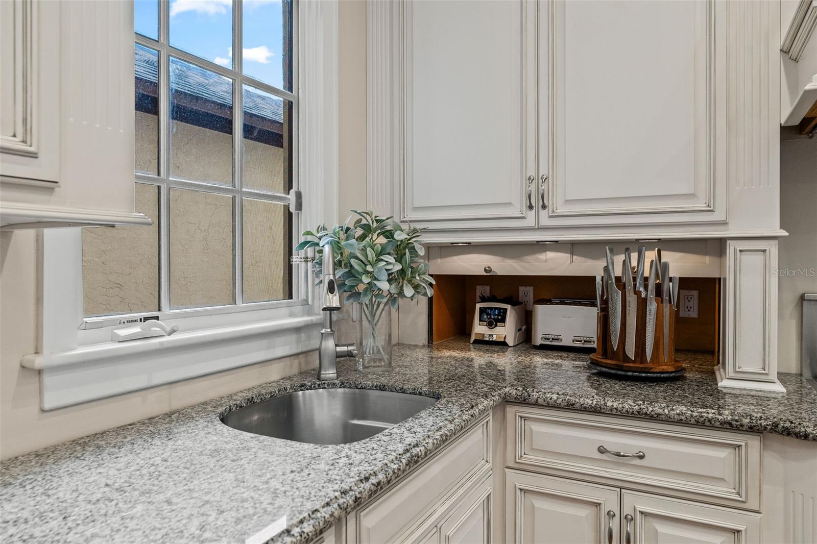 Image 29 of 49 For 1557 Maple Street