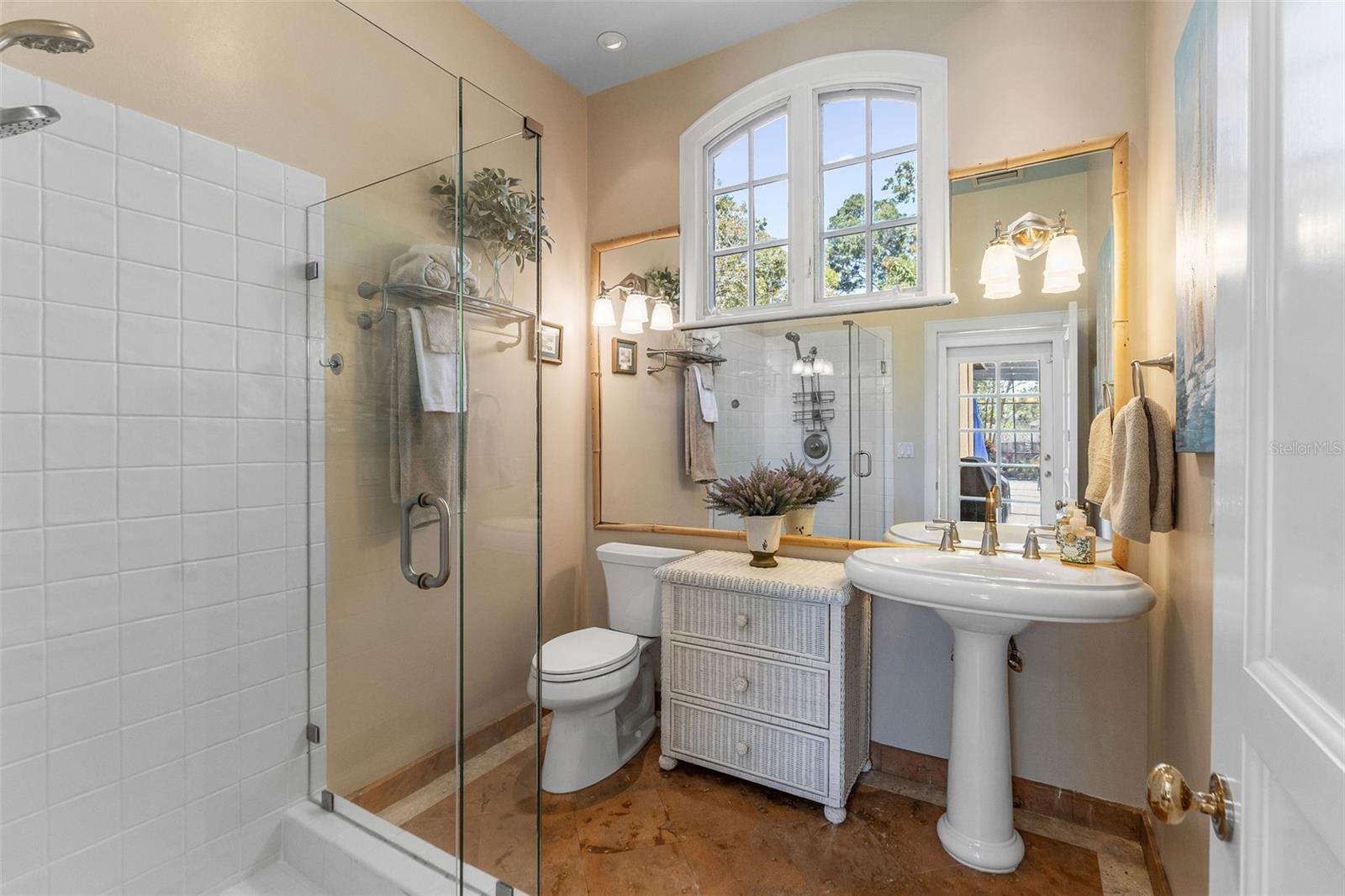 Image 35 of 49 For 1557 Maple Street