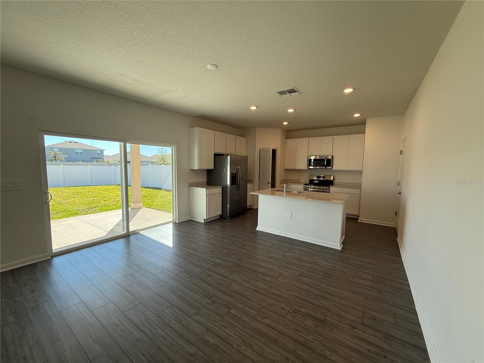 Image 4 of 17 For 4701 83rd Loop