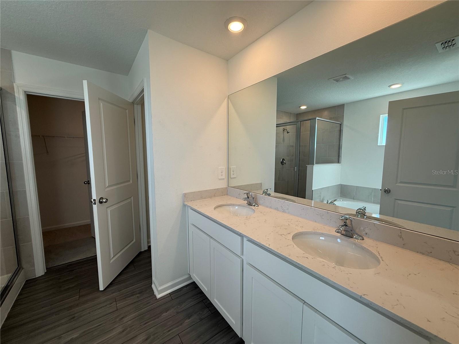 Image 7 of 17 For 4701 83rd Loop