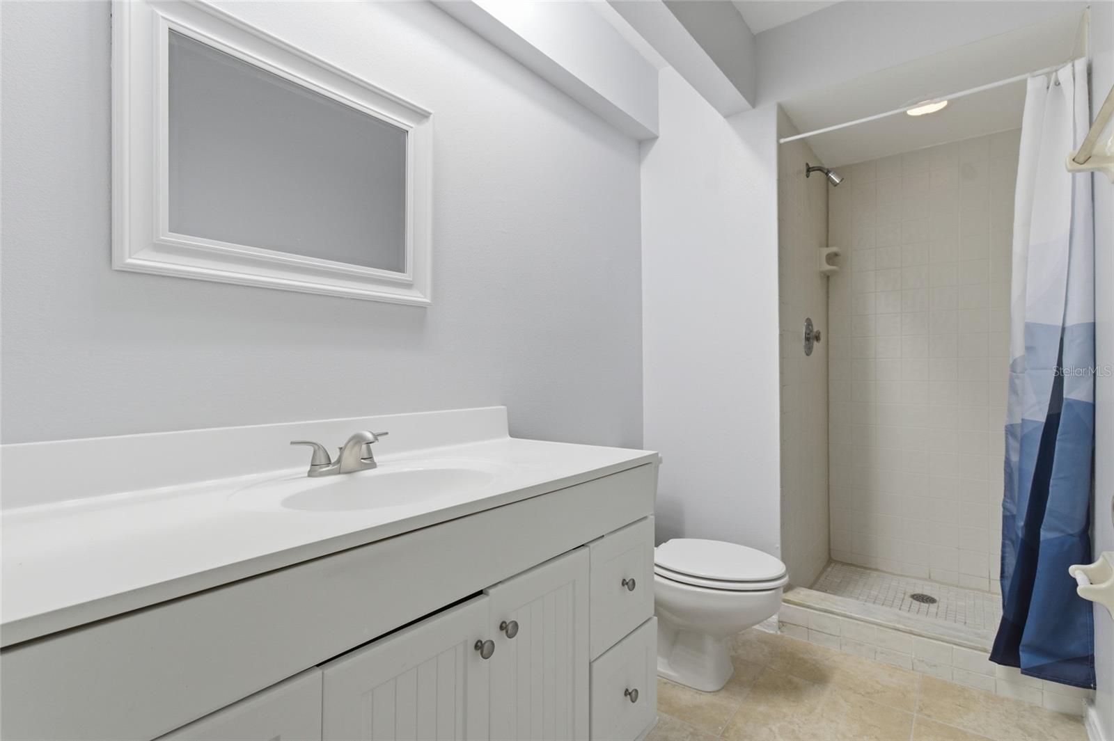 Image 27 of 41 For 2701 Countryside Boulevard 102