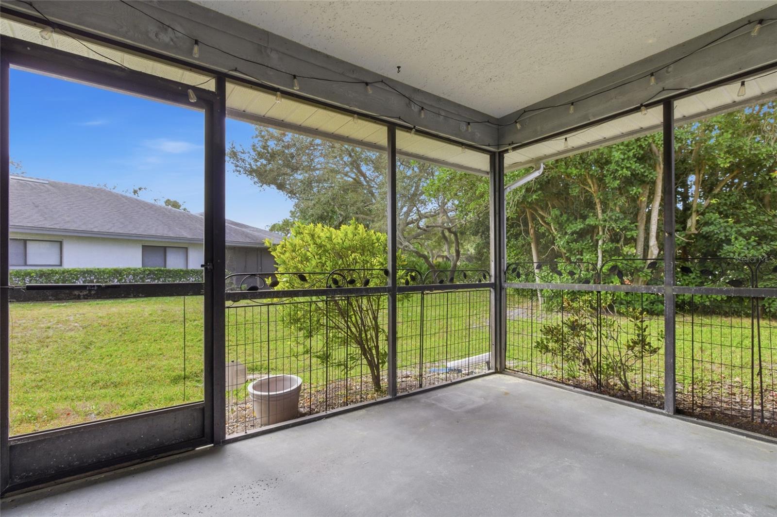 Image 38 of 41 For 2701 Countryside Boulevard 102